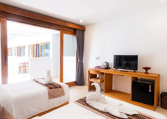 酒店 Amp House 4*